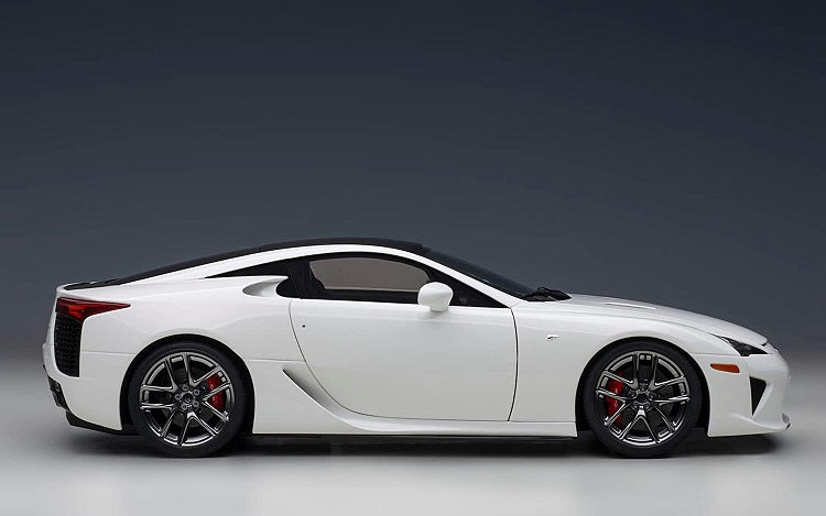 Autoart Signature Lexus LFA Rouge – 1/18 Diecast – Modèle 78833